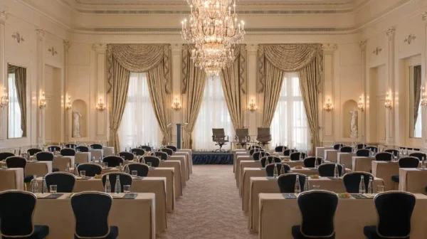 four-seasons-geneve-afterwork-seminaires-business-events-avec-les-alpes-suisses-et-francaises-1024x576%2520(1).jpg